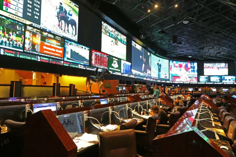Sport-betting-casino-gamblers-las-vegas