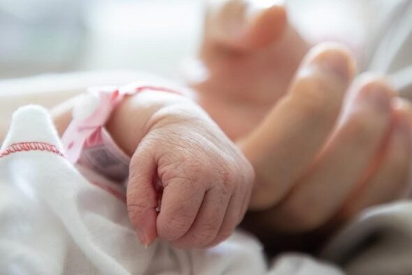 ilustrasi-bayi-prematur_169