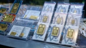 harga-emas-terjun-bebas-pasar-cikini-langsung-diserbu-pembeli-1761123863235_169