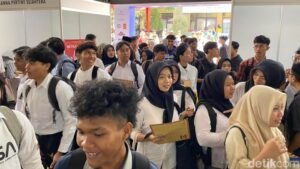 suasana-sumedang-job-fair-2025-di-mapolres-sumedang-1758189651412_169