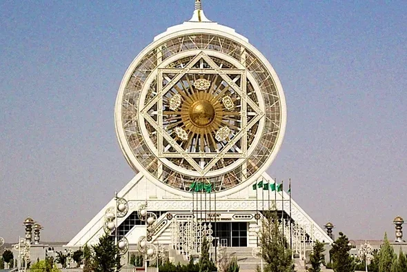 biang-lala-tertutup-yang-terbuat-dari-marmer-putihnellie-huang-via-bbc_169