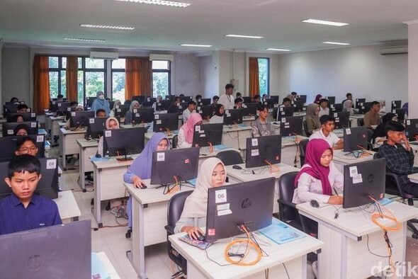 peserta-mengikuti-utbk-snbt-yang-digelar-unsoed-purwokerto-kamis-2442025-1745466168254_169 (1)