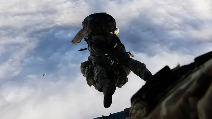 militer-inggris-terjun-ke-tristan-da-cunha-1778474811180