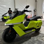 Indonesia Jadi Negara Pertama di Dunia yang Luncurkan Skuter Listrik Self-Balancing