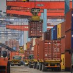 Respons Wuling Soal Kontainer Numpuk di Tanjung Priok