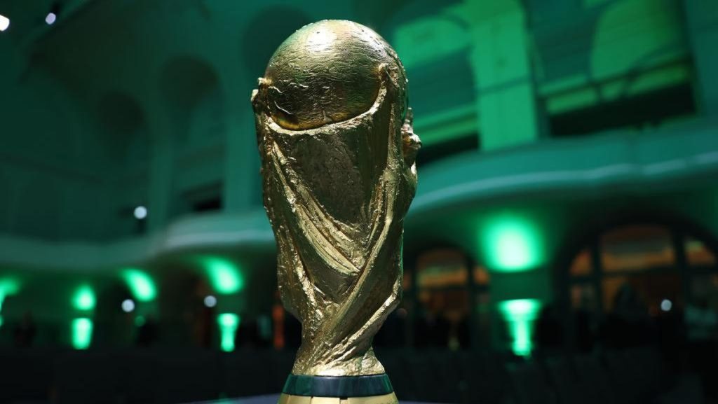 trofi-piala-dunia-1744332321037_169